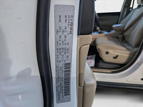 Used 2018 Jeep Grand Cherokee Laredo image 21
