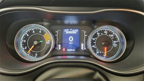 Used 2019 Jeep Cherokee Latitude w/ Popular Appearance Group image 11