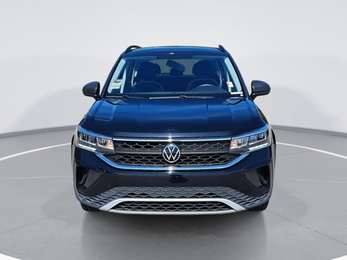 Certified 2022 Volkswagen Taos S image 8
