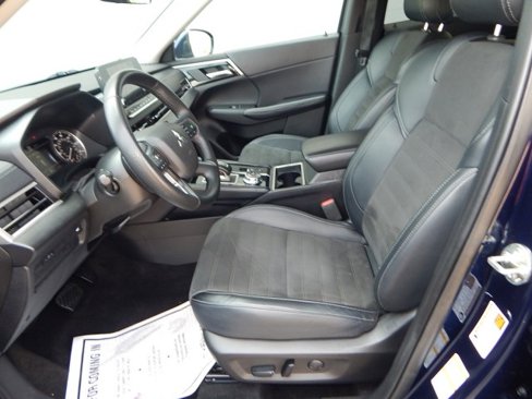 Used 2024 Mitsubishi Outlander SE Black Edition image 13