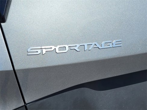 Used 2023 Kia Sportage LX image 7