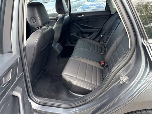 Used 2022 Volkswagen Jetta SE image 17