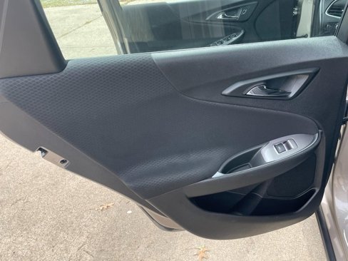 Used 2024 Chevrolet Malibu LT image 16