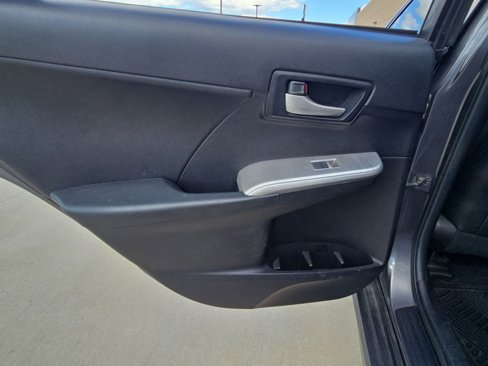 Used 2014 Toyota Camry SE image 24