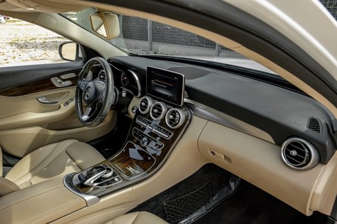 Used 2018 Mercedes-Benz C 300 Sedan w/ Multimedia Package image 15