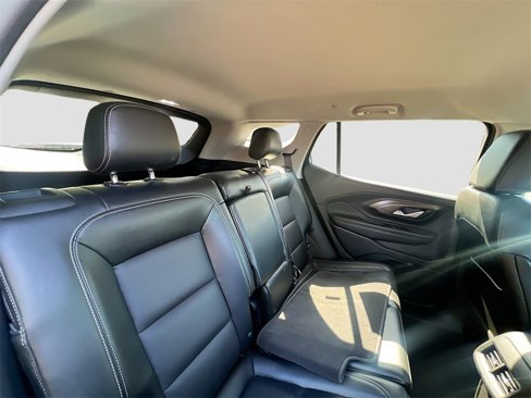 Used 2024 GMC Terrain SLT image 28