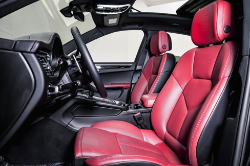 Certified 2024 Porsche Macan image 18
