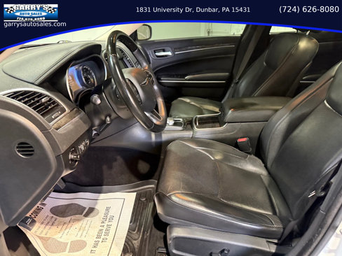 Used 2018 Chrysler 300 Limited image 13