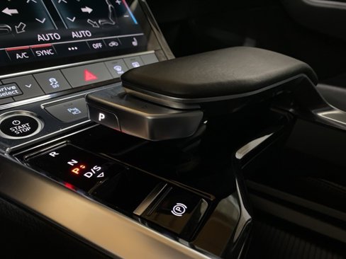 Used 2021 Audi e-tron Premium w/ Black Optic Package image 59