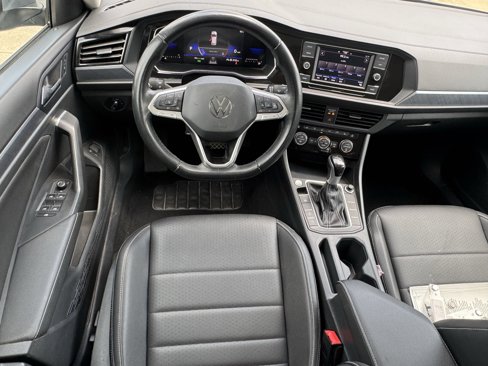 Used 2024 Volkswagen Jetta SE image 7