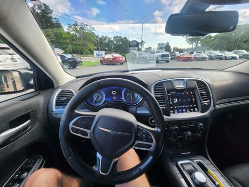 Used 2019 Chrysler 300 Touring w/ Sport Appearance Package image 15