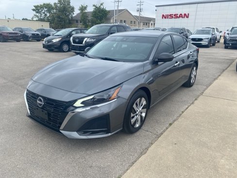 Used 2024 Nissan Altima 2.5 S image 2