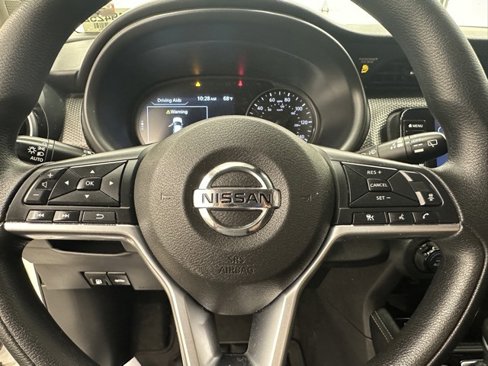 Used 2021 Nissan Kicks SV image 28