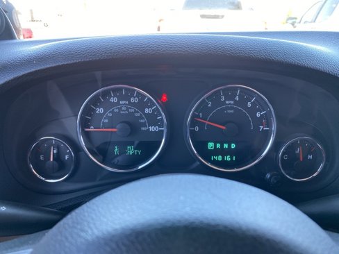 Used 2012 Jeep Wrangler Unlimited Sahara w/ Connectivity Group image 24