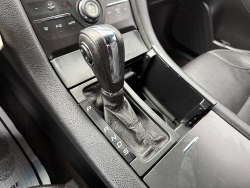 Used 2013 Ford Taurus SEL image 19