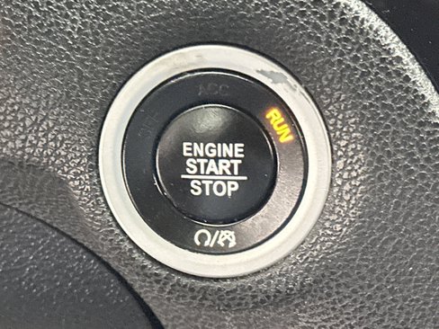 Used 2017 Chrysler 300 S image 28