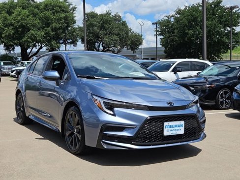 Used 2024 Toyota Corolla SE image 3