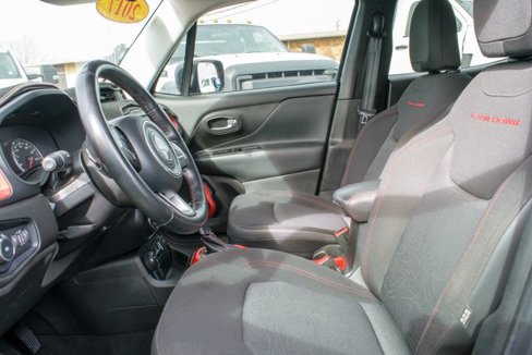 Used 2017 Jeep Renegade Trailhawk image 14