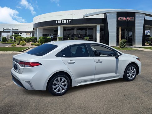 Used 2021 Toyota Corolla LE w/ Carpet Mat Package (TMS) image 3