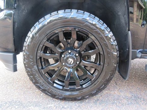 Used 2017 Chevrolet Silverado 1500 High Country image 17