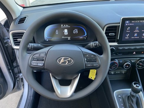 New 2025 Hyundai Venue SE image 11