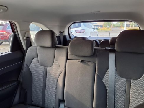 Used 2023 Kia Sorento LX image 11