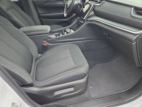 New 2025 Jeep Grand Cherokee L Laredo w/ Luxury Tech Group I image 71