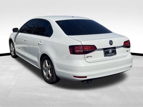 Used 2016 Volkswagen Jetta S image 4