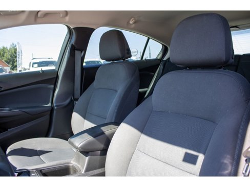Used 2018 Chevrolet Cruze LT w/ Convenience Package image 16