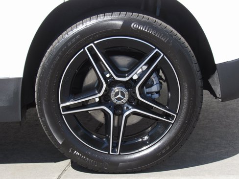 Certified 2025 Mercedes-Benz GLA 250 4MATIC image 38