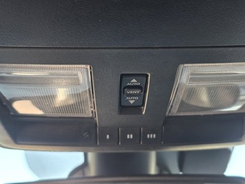 Used 2022 Dodge Challenger GT image 15