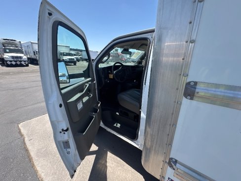 Used 2021 GMC Savana 3500 Extended w/ Power Convenience Package image 12