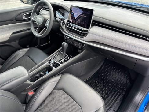 Certified 2022 Jeep Compass Latitude image 12