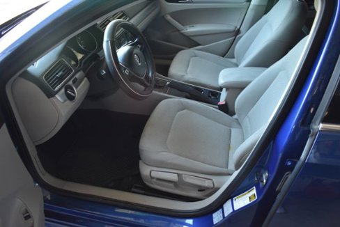 Used 2017 Volkswagen Passat 1.8T S image 11