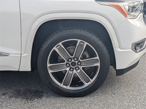 Used 2019 GMC Acadia Denali image 11