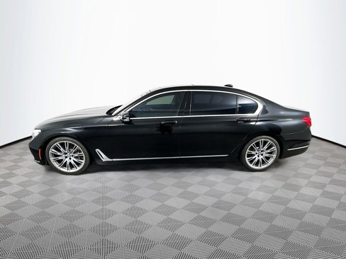 Used 2019 BMW 740i w/ Executive Package image 8