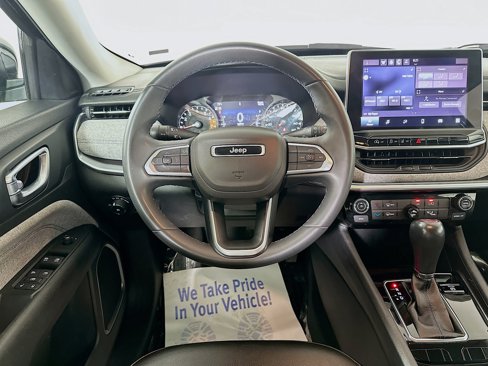 Used 2022 Jeep Compass Latitude image 20