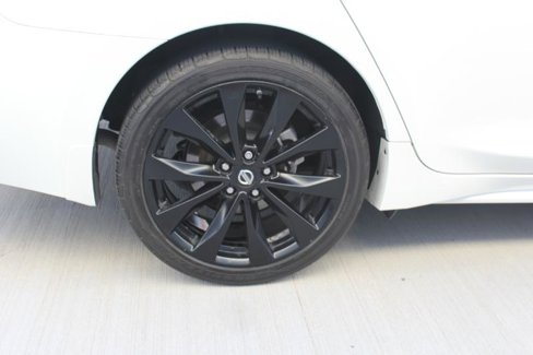 Used 2018 Nissan Maxima SR w/ Midnight Edition image 43