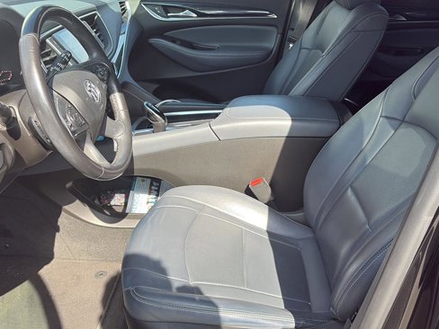 Used 2019 Buick Enclave Essence w/ LPO, Luxury Package image 10