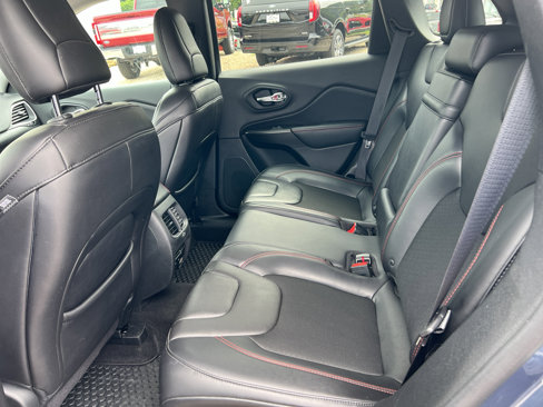 Used 2019 Jeep Cherokee Trailhawk w/ Cold Weather Group image 7