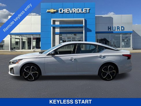 Used 2024 Nissan Altima 2.5 SR image 8