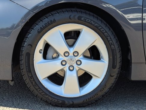 Used 2014 Toyota Prius Five image 36