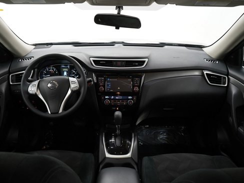 Used 2016 Nissan Rogue SV w/ SV Premium Package image 14