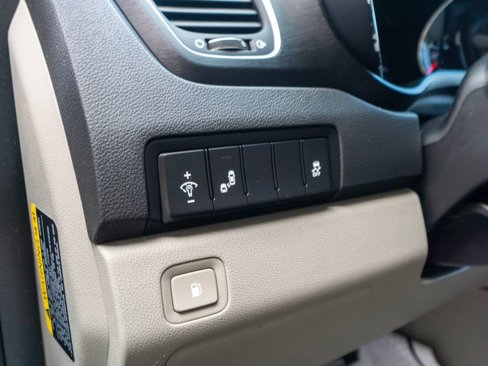 Used 2019 Kia Sedona EX image 18