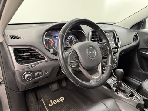 Used 2020 Jeep Cherokee Limited image 12