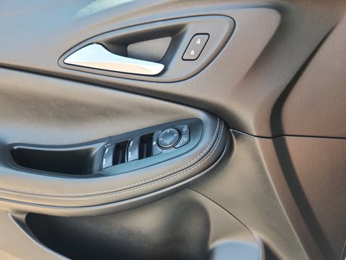 Used 2024 Buick Encore GX Sport Touring image 10