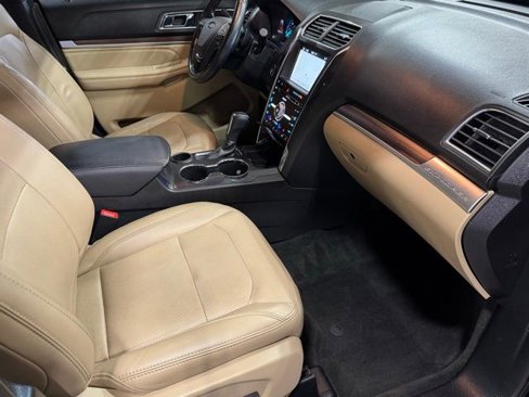 Used 2017 Ford Explorer Limited image 34