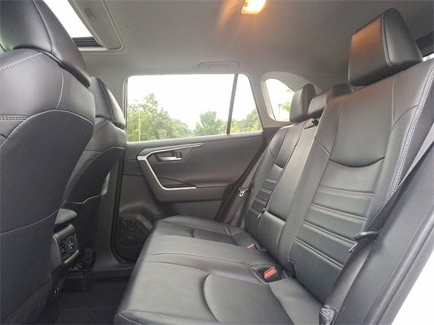 Used 2020 Toyota RAV4 Limited image 10