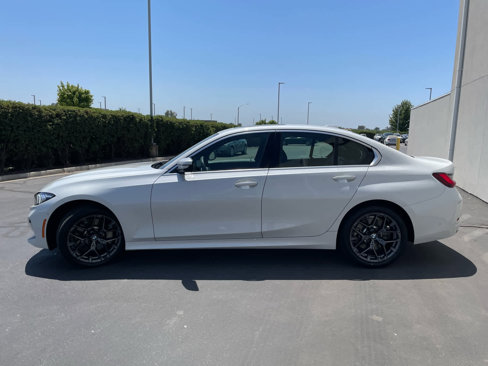 Used 2025 BMW 330i Sedan image 3