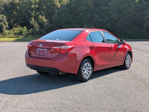 Used 2018 Toyota Corolla LE image 4